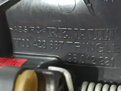 Pièce détachée automobile d'occasion poignée intérieure avant gauche pour renault clio ii fase ii (b/cb0) authentique références oem iam 8200667104 96012121 7700423887