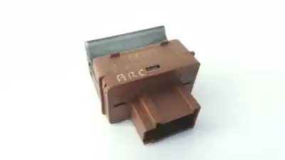 Second-hand car spare part tailgate button for audi a6 berlina (4f2) 3.0 tdi quattro (165kw) oem iam references 4f0959831  4f09598315pr