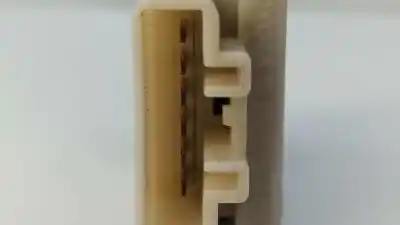 İkinci el araba yedek parçası bagaj kapağı düğmesi için lexus is200 (ds2/is2) 220d oem iam referansları 8484033050  