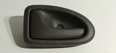 Tweedehands auto-onderdeel BINNENHANDGREEP LINKS VOOR voor RENAULT MEGANE I FASE 2 BERLINA (BA0) 1.4 16V Expression 95 CV / 70 KW OEM IAM-referenties 8200028994  