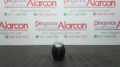 Second-hand car spare part Gear Lever Knob for DACIA DUSTER Laureate 4x2 OEM IAM references 328650025R  