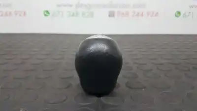 Second-hand car spare part gear lever knob for dacia duster laureate 4x2 oem iam references 328650025r  
