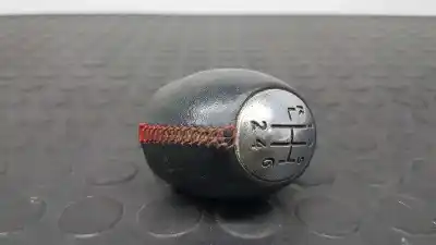 Second-hand car spare part gear lever knob for dacia duster laureate 4x2 oem iam references 328650025r  