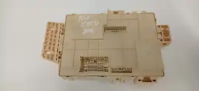 Second-hand car spare part FUSE BOX UNIT for KIA PRO CEE´D (JD)  OEM IAM references 91950A215 91950A215 91950A215