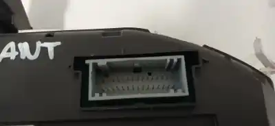 Pezzo di ricambio per auto di seconda mano pannello degli strumenti per renault megane ii berlina 3p 1.9 dci diesel 120 cv / 88 kw riferimenti oem iam 8200399695  8200399695a
