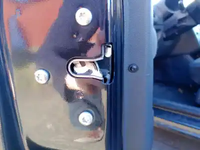 Pezzo di ricambio per auto di seconda mano serratura porta anteriore sinistra per opel corsa d color edition riferimenti oem iam 