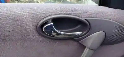 Автозапчасти б/у левая передняя внутренняя ручка за mercedes-benz clase a (w168) 170 cdi (168.008) 90 cv / 66 kw ссылки oem iam 