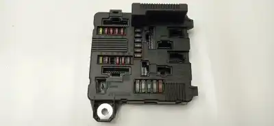 Pezzo di ricambio per auto di seconda mano Scatola Relè/fusibili per RENAULT MEGANE II BERLINA 3P Confort Dynamique 131 CV / 96 KW Riferimenti OEM IAM 8200306032C 8200306032C 8200306032C