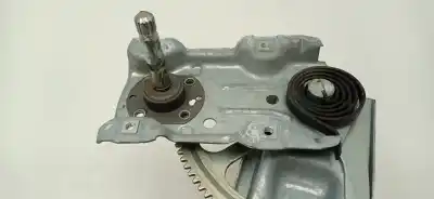 Peça sobressalente para automóvel em segunda mão elevador de vidros traseiro direito por toyota auris active referências oem iam   