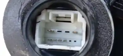 Peça sobressalente para automóvel em segunda mão fechadura da porta dianteira esquerda por toyota auris active referências oem iam   