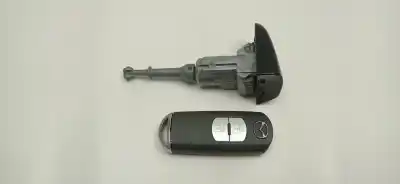 Second-hand car spare part left front door lock for mazda 2 lim. () black tech edition oem iam references 10583 10583 10583