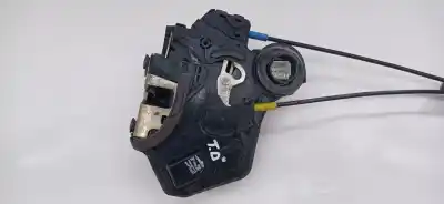 Peça sobressalente para automóvel em segunda mão fechadura da porta traseira direita por toyota corolla verso (r1) 2.0 d-4d luna referências oem iam 