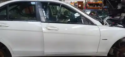 Pièce détachée automobile d'occasion PORTE AVANT DROITE pour MERCEDES-BENZ CLASE C (W204) BERLINA C 200 CDI BlueEfficiency (204.001) 136 CV / 100 KW Références OEM IAM   