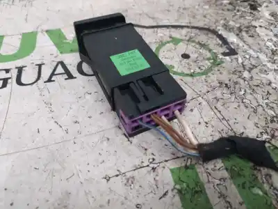 Second-hand car spare part switch for audi a3 (8l) 1.9 tdi oem iam references 8l0941503b  