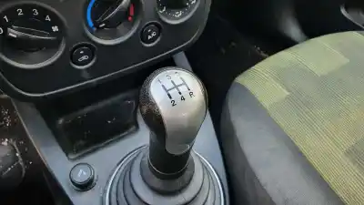 Peça sobressalente para automóvel em segunda mão botão da alavanca de velocidades por ford fiesta (cbk) trend referências oem iam 2s617277abw