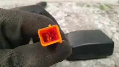 Peça sobressalente para automóvel em segunda mão pré-tensor de airbag direito por ford fiesta (cbk) trend referências oem iam g5548a t4x9a051130 051813