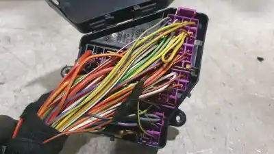 Second-hand car spare part fuse box unit for audi a6 avant (4b5) 2.5 v6 24v tdi oem iam references 8d1941824  