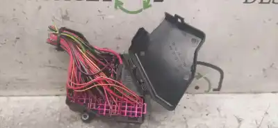 Peça sobressalente para automóvel em segunda mão caixa de fusíveis e relés por audi a4 berlina (8e) 2.0 tdi referências oem iam 8d1941824