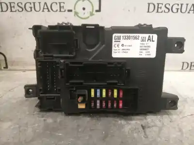 Автозапчасти б/у БЛОК РЕЛЕ/ПРЕДОХРАНИТЕЛЕЙ за OPEL CORSA D  ссылки OEM IAM 13301562  