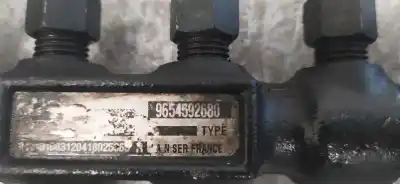 Автозапчасти б/у рампа инжектора за peugeot 307 break / sw (s1) sw pack ссылки oem iam 9654592680  