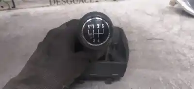 Peça sobressalente para automóvel em segunda mão forra da alavanca de velocidades por volkswagen polo (9n1) conceptline referências oem iam 