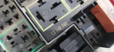 Second-hand car spare part fuse box unit for opel corsa c silverline base oem iam references 13142780  