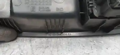Автозапчасти б/у выключатель левого переднего окна за renault clio ii fase ii (b/cb0) 1.2 ссылки oem iam 8200084003  
