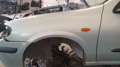 Pezzo di ricambio per auto di seconda mano parafango anteriore sinistro per nissan almera (n16/e) acenta riferimenti oem iam 