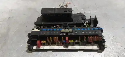 Peça sobressalente para automóvel em segunda mão caixa de fusíveis e relés por bmw serie 3 berlina (e46) 320d referências oem iam 8364540