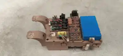 Pezzo di ricambio per auto di seconda mano scatola relè/fusibili per toyota corolla (e12) 2.0 d-4d linea sol berlina riferimenti oem iam 8264102040