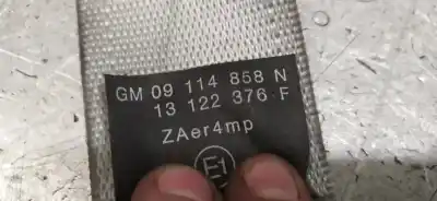 Автозапчасти б/у правый передний ремень безопасности за opel corsa c 1.3 16v cdti cat (z 13 dt / ln9) ссылки oem iam 09114858n  13122376