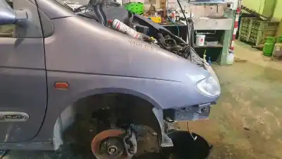 Pezzo di ricambio per auto di seconda mano PARAFANGO ANTERIORE DESTRO per RENAULT MEGANE I SCENIC (JA0)  Riferimenti OEM IAM   