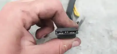 Second-hand car spare part ignition switch for renault express 1.9 d 64 cv / 47 kw oem iam references   