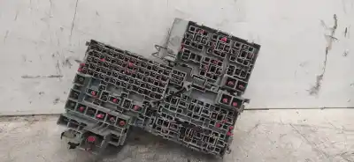 Peça sobressalente para automóvel em segunda mão caixa de fusíveis e relés por opel corsa c comfort referências oem iam 13109962  