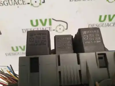 Pezzo di ricambio per auto di seconda mano scatola relè/fusibili per opel corsa c club riferimenti oem iam 24435922  