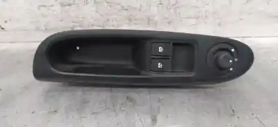 Автозапчасти б/у выключатель левого переднего окна за RENAULT CLIO II FASE II (B/CB0) Authentique ссылки OEM IAM 8200084003E1  