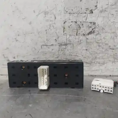 Tweedehands auto-onderdeel linker voorruit schakelaar voor kia carens 2.0 crdi ex monovolumen oem iam-referenties 050719