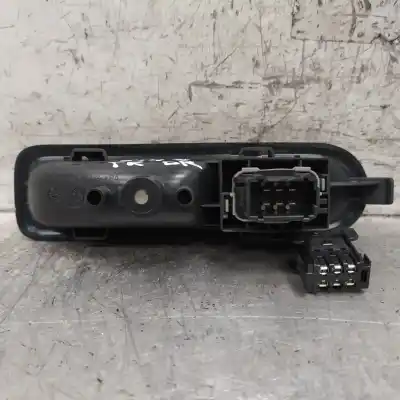 Peça sobressalente para automóvel em segunda mão botão / interruptor elevador vidro traseiro direito por renault clio iii 1.2 16v referências oem iam 220420  