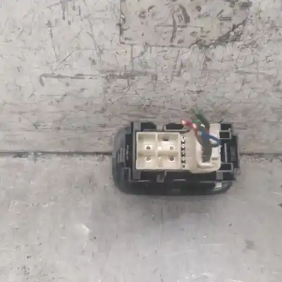 Peça sobressalente para automóvel em segunda mão botão / interruptor elevador vidro traseiro direito por toyota auris luna referências oem iam   