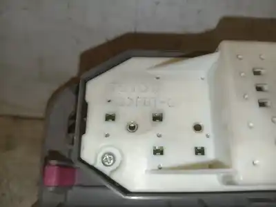 Peça sobressalente para automóvel em segunda mão botão / interruptor elevador vidro dianteiro esquerdo por toyota yaris (ksp9/scp9/nlp9) 1.4 turbodiesel cat referências oem iam 742320d110  pbtgf30