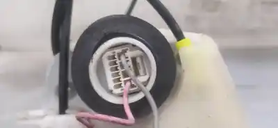 Peça sobressalente para automóvel em segunda mão fechadura da porta traseira direita por toyota yaris (ksp9/scp9/nlp9) 1.4 turbodiesel cat referências oem iam   