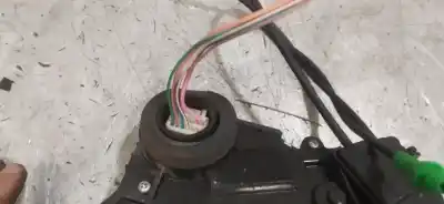 Автозапчастина б/у замок передніх дверей лівий для toyota yaris (ksp9/scp9/nlp9) 1.4 turbodiesel cat посилання на oem iam   