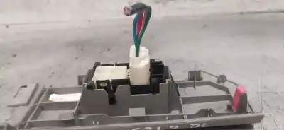 Pezzo di ricambio per auto di seconda mano interruttore alzacristalli anteriore destro per toyota yaris (ksp9/scp9/nlp9) 1.4 turbodiesel cat riferimenti oem iam 742310d090  