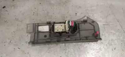 Pezzo di ricambio per auto di seconda mano interruttore alzacristalli anteriore destro per toyota yaris (ksp9/scp9/nlp9) 1.4 turbodiesel cat riferimenti oem iam 742310d090  