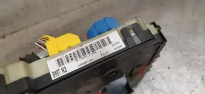 Second-hand car spare part fuse box unit for renault clio ii fase i (b/cbo) 1.2 oem iam references p7700411322e  