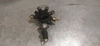 Pezzo di ricambio per auto di seconda mano RAMPA INIETTORI per FORD FOCUS BERLINA (CAK) (1998->)  Riferimenti OEM IAM R9144Z020D  