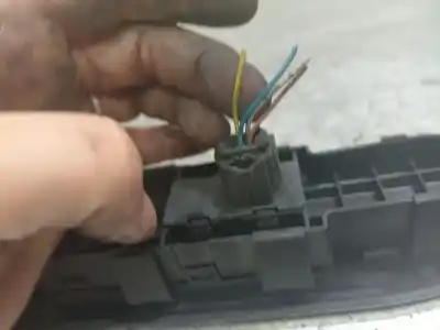 Pezzo di ricambio per auto di seconda mano interruttore alzacristalli anteriore destro per peugeot 307 break / sw (s1) 1.6 16v cat riferimenti oem iam 96351625xt  