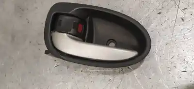 Pezzo di ricambio per auto di seconda mano Maniglia Interna Posteriore Sinistra per TOYOTA YARIS (KSP9/SCP9/NLP9) 1.4 Turbodiesel CAT Riferimenti OEM IAM 692060D90  692060D100