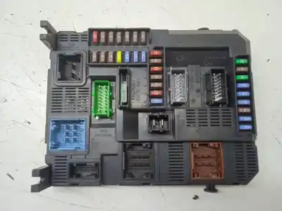 Pezzo di ricambio per auto di seconda mano scatola relè/fusibili per peugeot 308 sw active riferimenti oem iam 9807054180