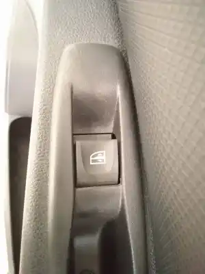 Peça sobressalente para automóvel em segunda mão botão / interruptor elevador vidro traseiro direito por renault clio iv renault sport referências oem iam 829614619r